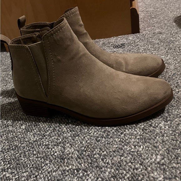 Time & Tru women’s ankle boots - Picture 3 of 4